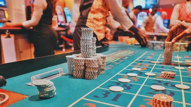 Dealer là gì? Cái tên mà người chơi đam mê cá cược nên biết 2 Dealer là gì? Những điều người chơi nên biết